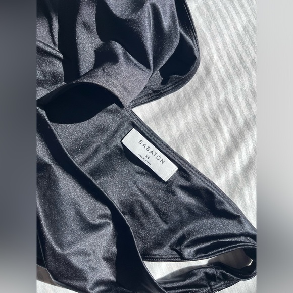 Babaton Contour V neck Bodysuit - Picture 4 of 7